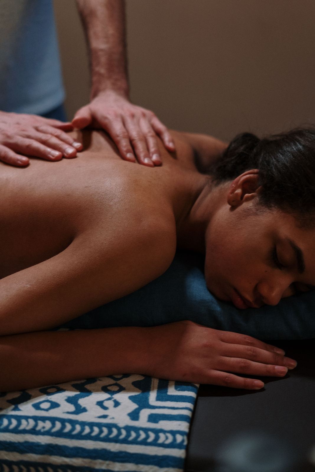 Abhyanga full-body warm oil massage